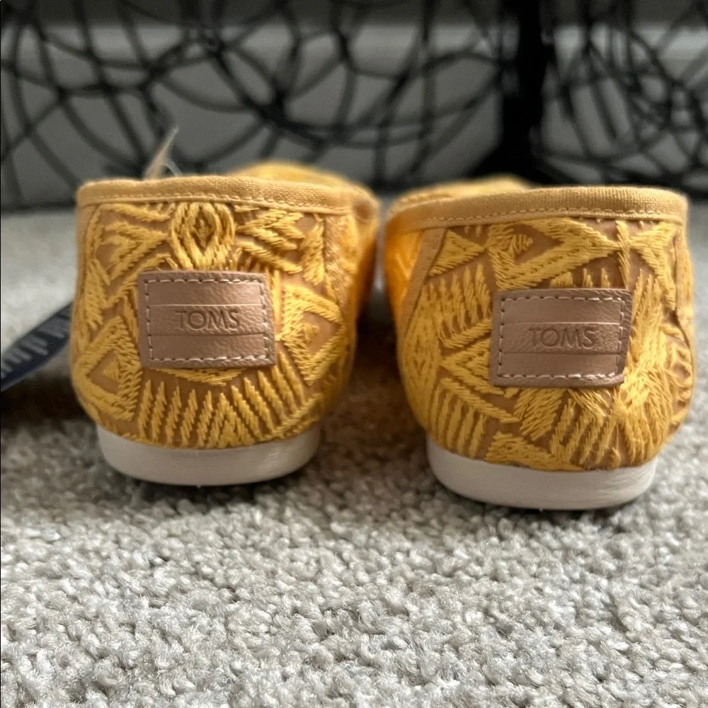TOMS Yellow Geometric Embroidered Slip-Ons - Picture 7 of 10